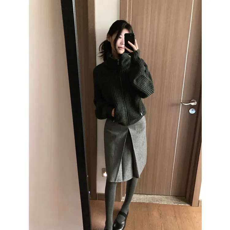 韩系气质女神2025秋冬新款懒慵风高领宽松显瘦针织开衫半身裙套装