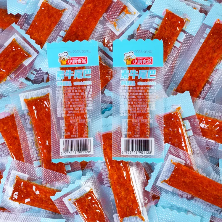 小鹏食品素牛尾巴网红辣条休闲食品儿时辣味小吃追剧解馋小零食