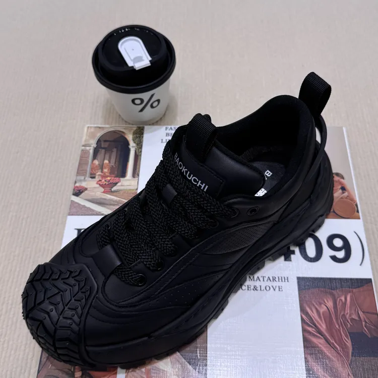 2025 新款欧货低帮平跟系带圆头胶粘时尚休闲鞋白色百搭运动鞋