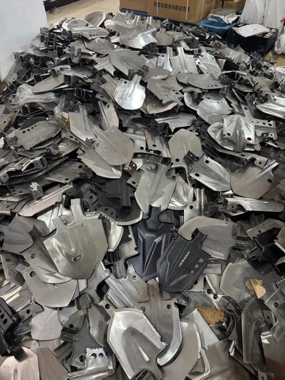 杂款淬火高碳钢兵工铲头一个(款式随机发)