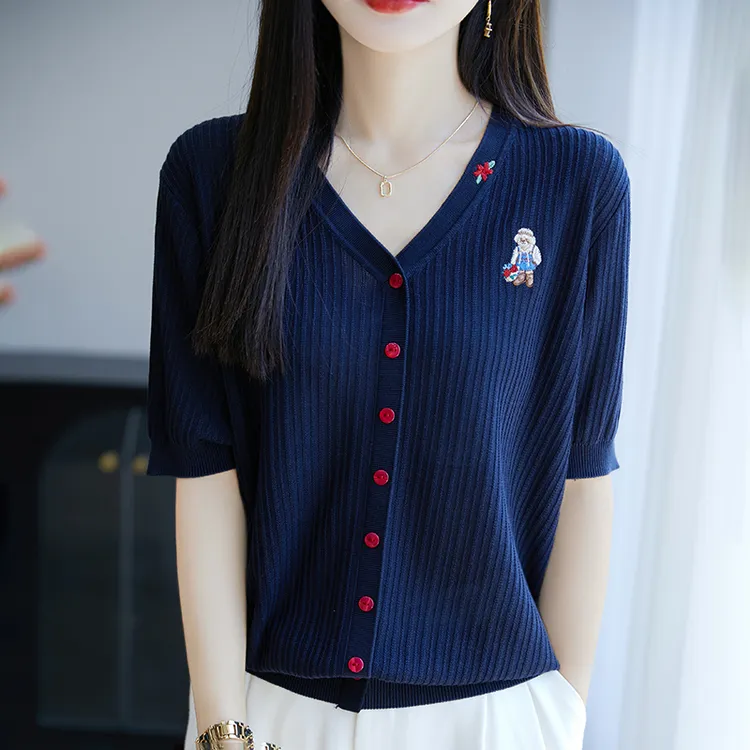 品牌高端女装刺绣短袖T恤女夏季V领假开针织薄款大码宽松天丝上衣