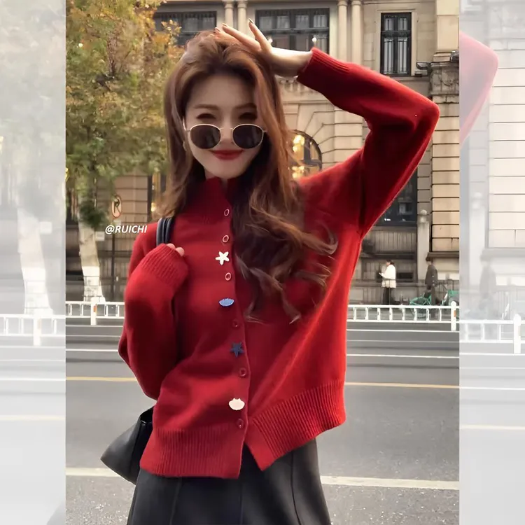 韩系休闲风2026新年红半高领童趣纽扣设计感复古宽松针织开衫外套