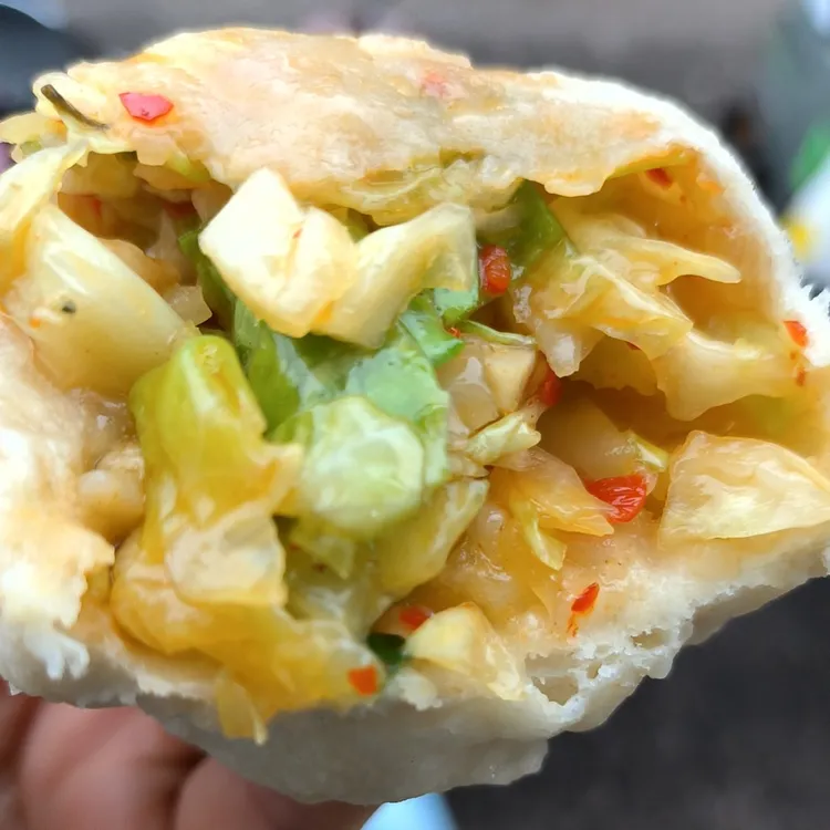 婺源特色小吃麻果蔬菜包碱水粽子菜包糯米子糕豆腐包