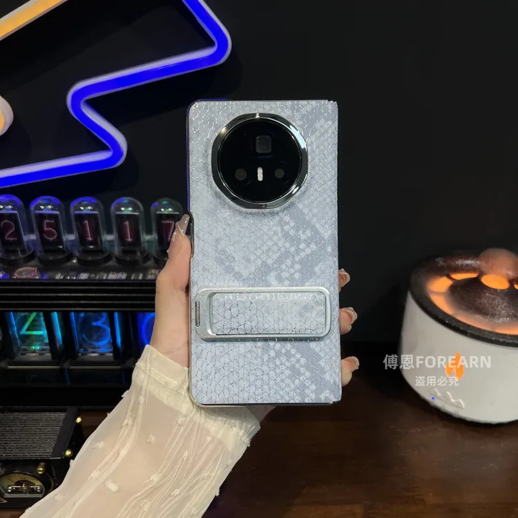 适用于荣耀magicv3手机壳magicv5腕带支架折叠屏v3保护套v5蟒蛇纹