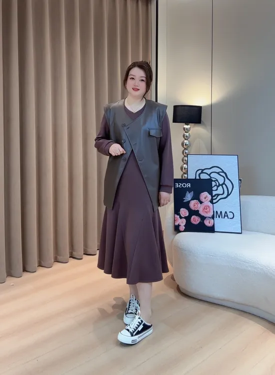 大码坎肩无袖皮马甲背心+长袖连衣裙两件套女胖mm早春穿搭一整套