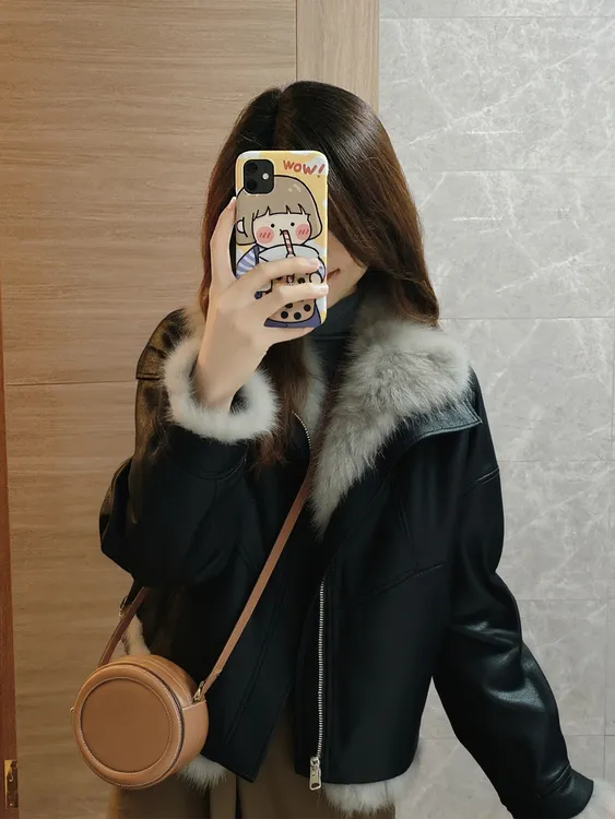 韩系时尚小众黑色短款夹克女2025冬季新款高级感保暖加厚气质外套