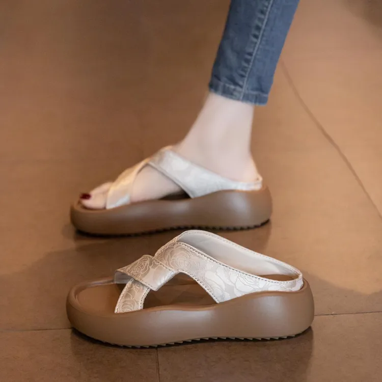 凉拖鞋夏外穿2025新款外出厚底休闲沙滩凉鞋懒人时尚孕妇一字拖女