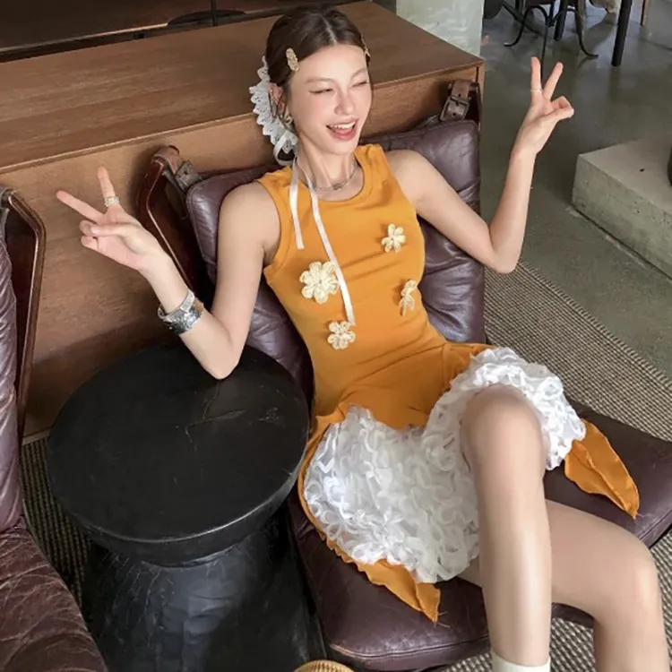 里希精选新款纯欲辣妹修身不规则背心女立体花朵胸针无袖上衣潮