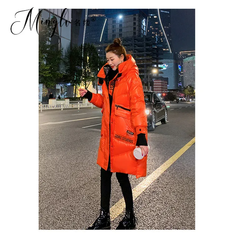 名缕女装轻奢2026新款亮面设计感白鸭绒冬季时尚连帽羽绒服外套女