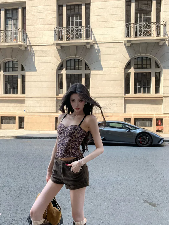 美式复古豹纹吊带背心秋季内搭上衣搭配显瘦短裤性感辣妹两件套女
