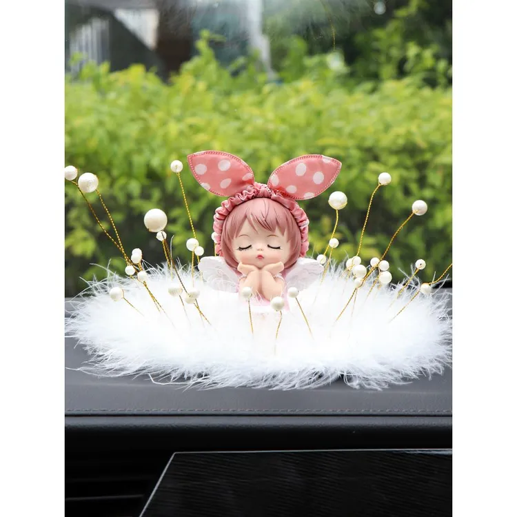 汽车创意安妮摆件可爱天使娃娃车载中控台垫网红女神内饰装饰用品