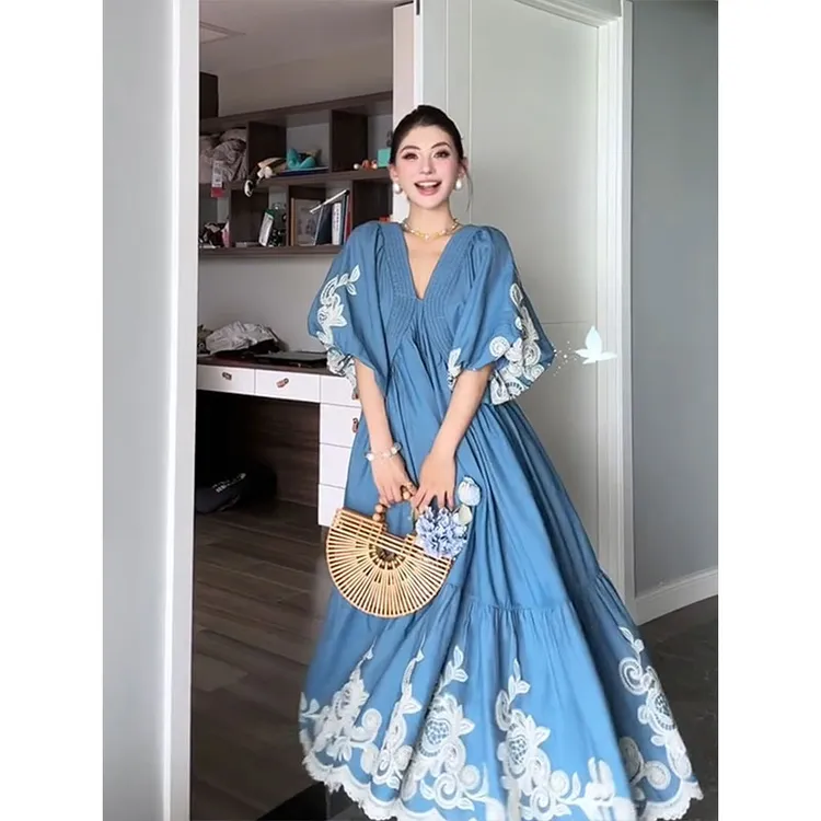 独特漂亮绝美气质高级感连衣裙女2025年夏季新款今年流行爆款裙子