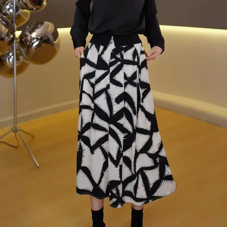 2025春季新款设计感洋气显瘦百搭气质中长款半身裙LK2501389