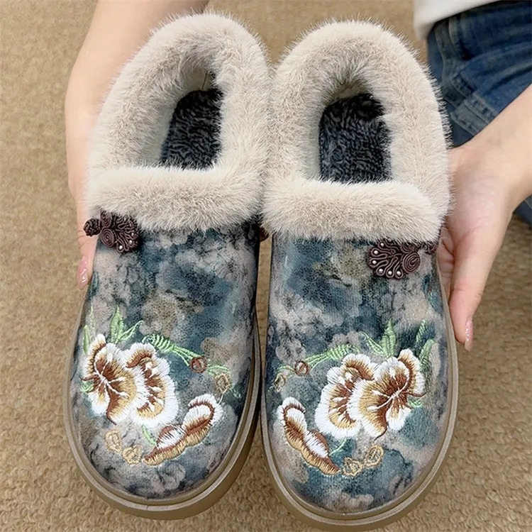 冬季加绒加厚民族风绣花女棉鞋老北京厚底一脚蹬新中式妈妈棉鞋