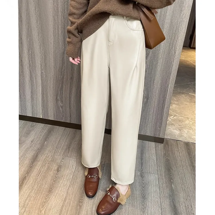 白色pu皮直筒裤女秋冬季2025加绒高腰显瘦九分休闲哈伦萝卜烟管裤
