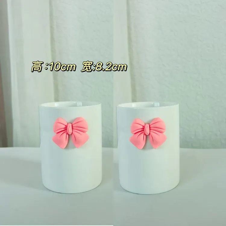 创意学生桌面收纳筒可爱化妆刷桶多用途陶瓷花插少女心蝴蝶结款