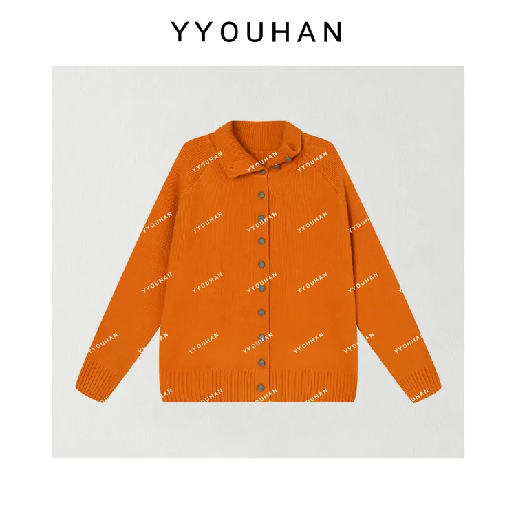 月月 2025秋冬新款小众设计极简风单排扣立领毛针织衫 2510C7100