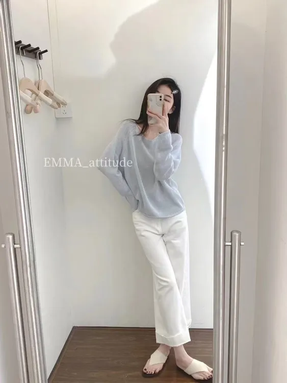 2025早秋新款韩系气质简约蓝色圆领针织衫高腰白色休闲裤两件套装