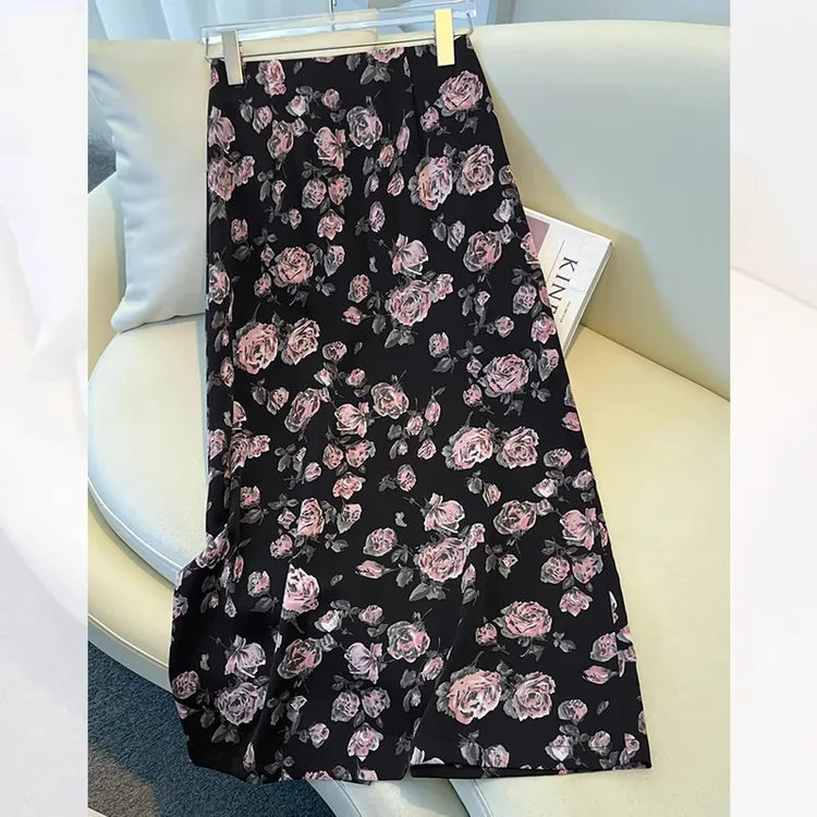 拉夏贝尔醋酸缎面印花半身裙夏季2025新款碎花中长款直筒包臀裙