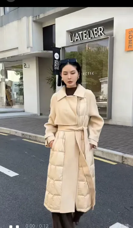 羊毛拼接大翻领羽绒服女2025新款冬季长款韩版假两件显瘦外套女