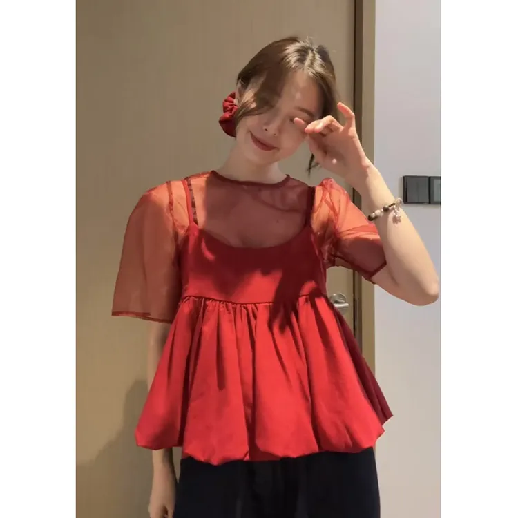 夏季茶里茶气别致独特漂亮气质减龄小香风高级感超火红色吊带套装