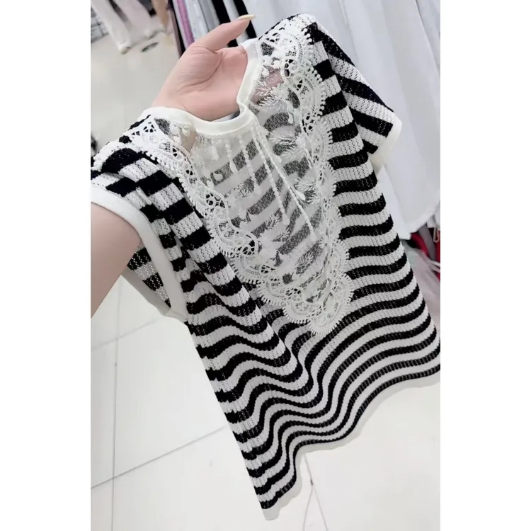 【现货】今年流行穿搭2025夏季新款蕾丝拼接条纹毛针织衫无袖上衣