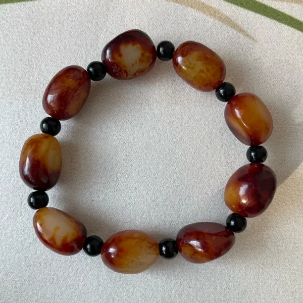 新疆和田玉枣红皮随形手串男女款不规则红皮手链男女款多样性发货