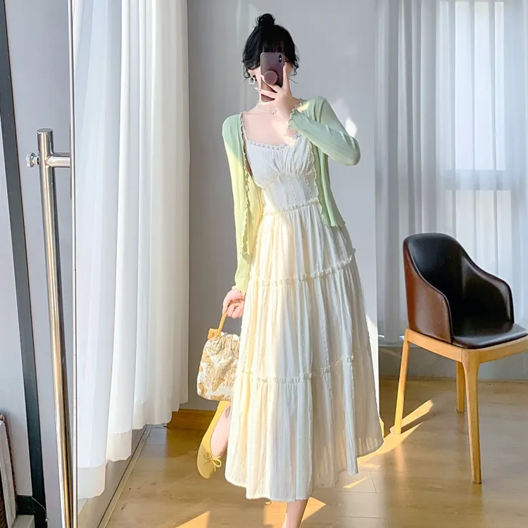 茶歇法式温柔风蛋糕蕾丝花边吊带裙女夏季2025新款高级感收腰长裙