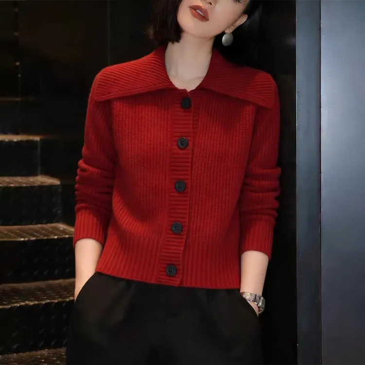 高级感红色翻领毛衣外套女士秋冬慵懒风软糯宽松显瘦针织开衫上衣