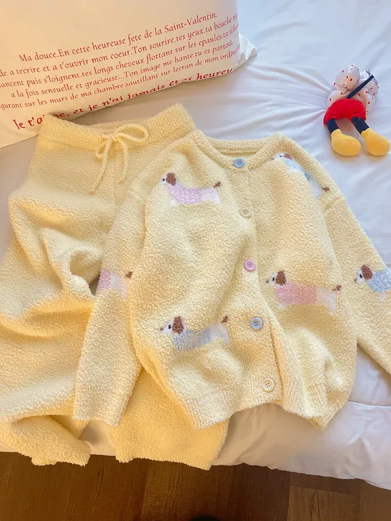 狗狗毛绒可爱减龄休闲开衫半边绒睡衣女淡黄色秋冬保暖加厚家居服