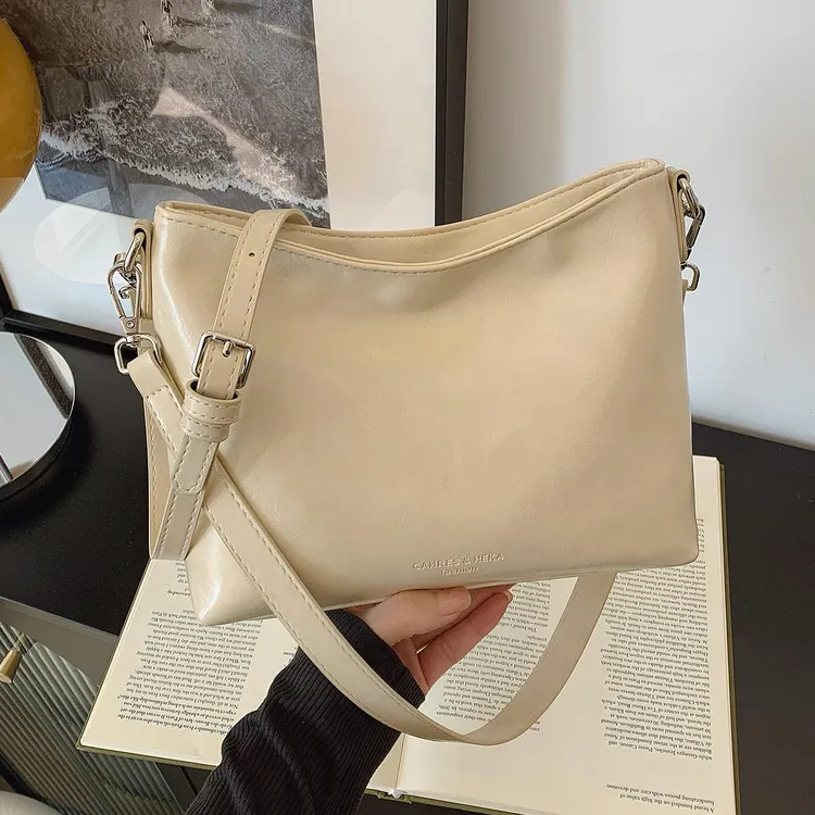 上班通勤水桶包女2025韩系小众时尚单肩包新款高级感潮流百搭女包