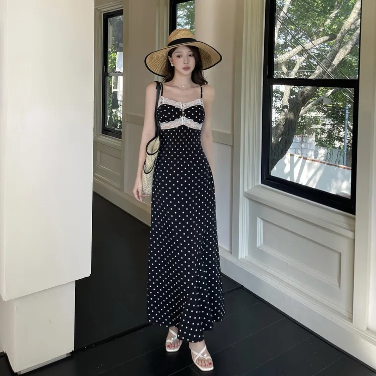 小可WIWI法式气质高级波点蕾丝拼接连衣裙收腰显瘦吊带荷叶连衣裙