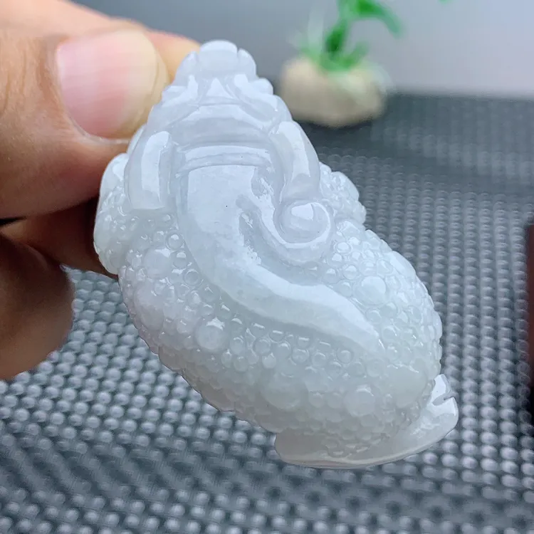 缅甸天然A货翡翠白透玉石精雕三足三脚大金蟾挂件吊坠精美雕刻