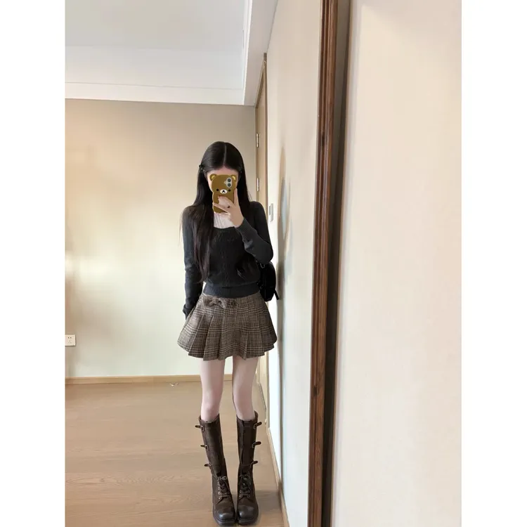 秋季拼接假两件衬衫领修身短款针织衫上衣高腰复古格纹百褶裙套装