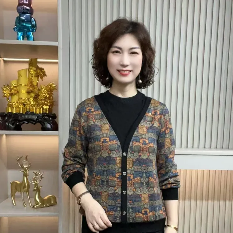 妈妈装流行时尚潮牌女装宽松秋装女士欧若拉独特漂亮上装休闲长袖