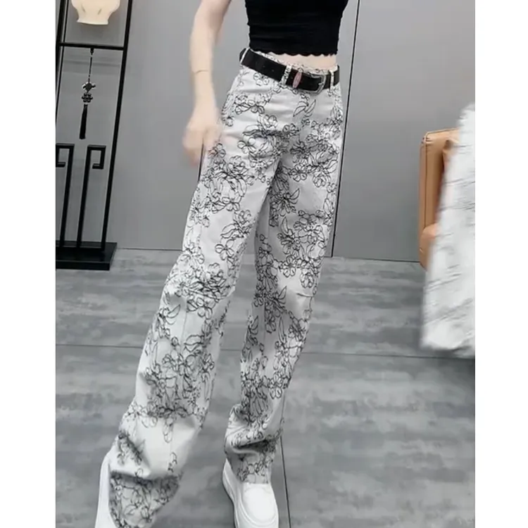 牛仔裤女2025新款春季爆款裤子高腰弯刀裤显瘦时尚花卉宽松阔腿裤