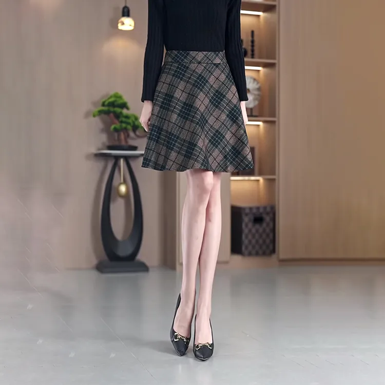 短裙女2025新款短款半裙女士显瘦a字裙格子伞裙毛呢裙子半身裙女