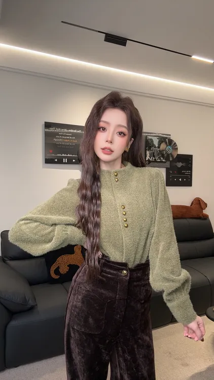 雪尼尔时尚针织宽松型设计感秋冬极简风百搭衬衫排扣毛衣 MDL011