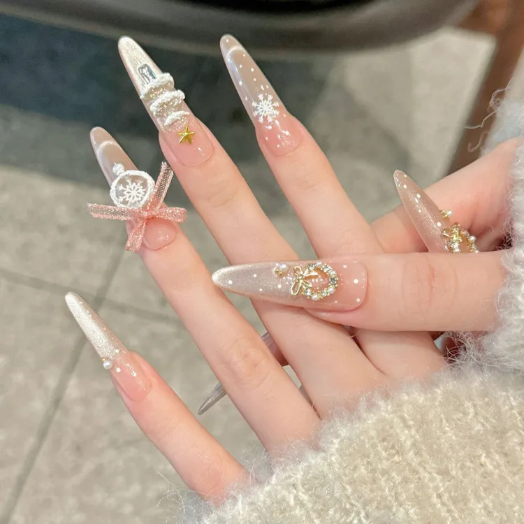 圣诞水晶球氛围冬季雪花法式气质猫眼高级纯欲长款穿戴甲