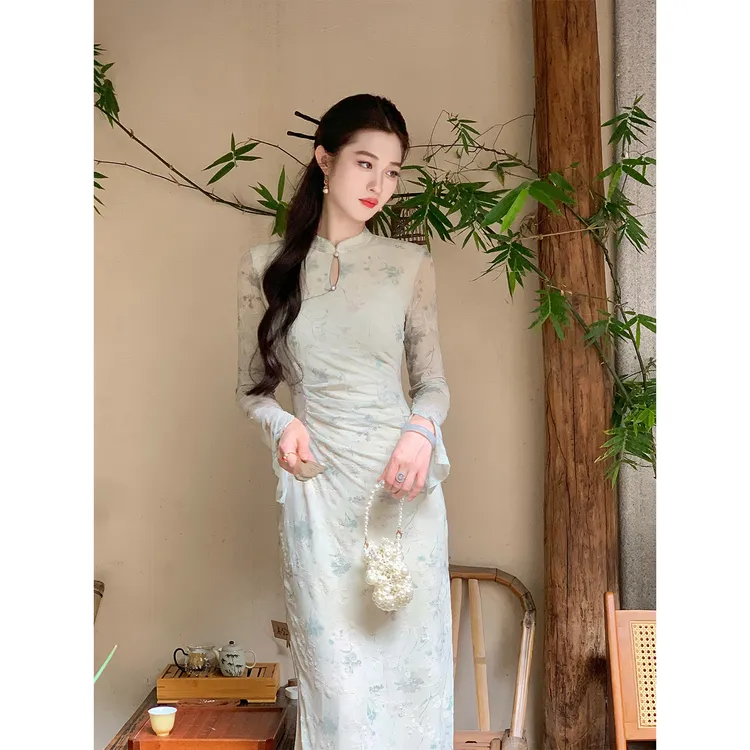 凌茜恣禾【蛮丽楼】国风新中式浅绿色网纱植绒修身收腰旗袍连衣裙