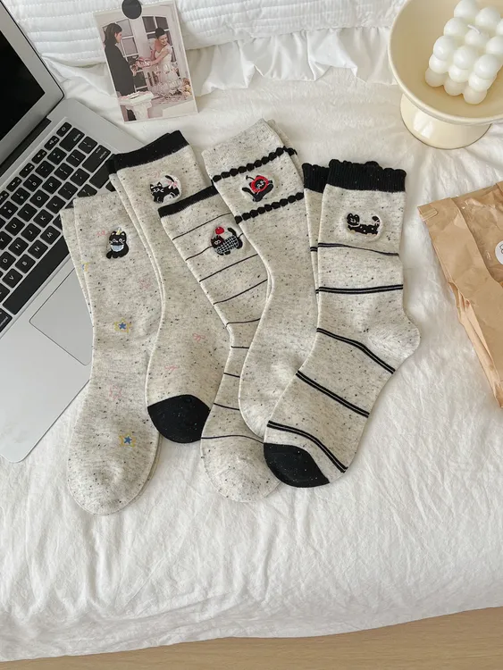 【5双装】学院风女中筒吸湿排汗刺绣小狗派对少女风条纹的中筒袜