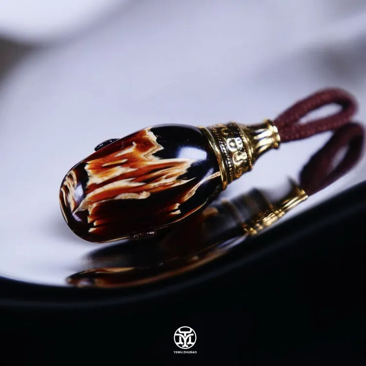 对孔9.6毫米紫沁双面拉丝火焰纹分体金三通一物一拍天然俄料蜜蜡