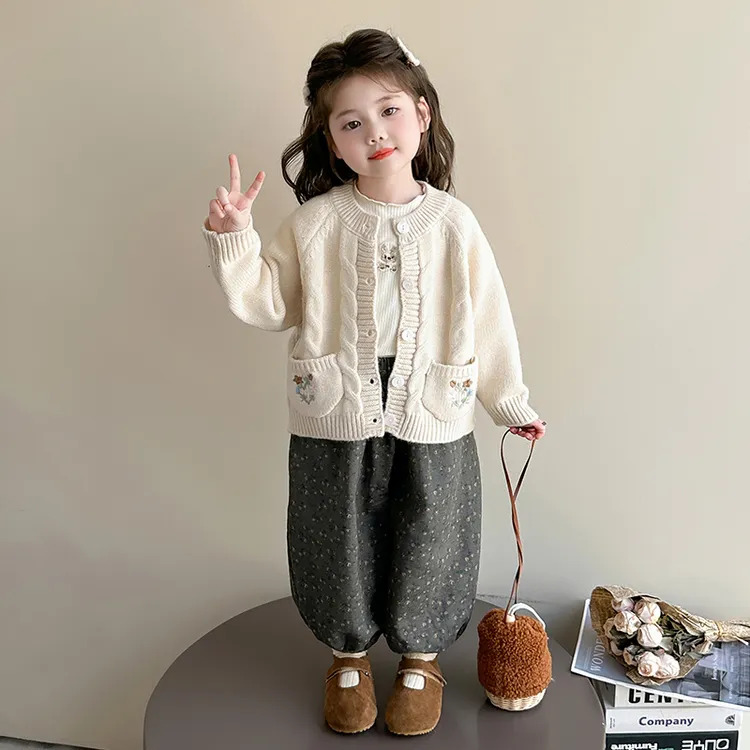 女童套装秋装新款儿童韩版毛衣开衫洋气女宝宝碎花裤子森系两件套