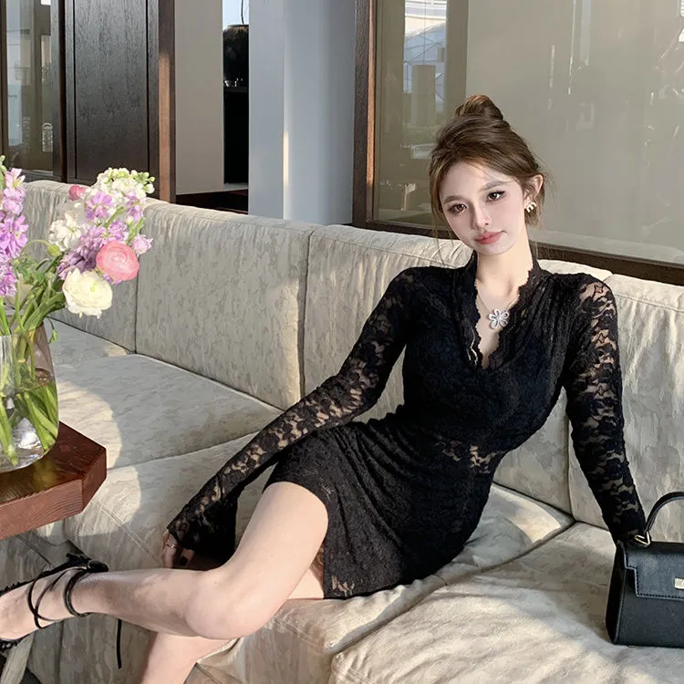 法式纯欲风微喇长袖镂空蕾丝v领连衣裙法式气质女秋冬包臀半身裙