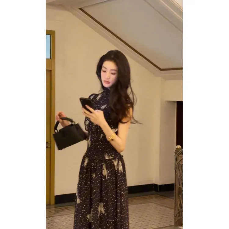 法式轻奢风休闲百搭时尚设计感蝴蝶印花连衣裙收腰显瘦气质长裙女