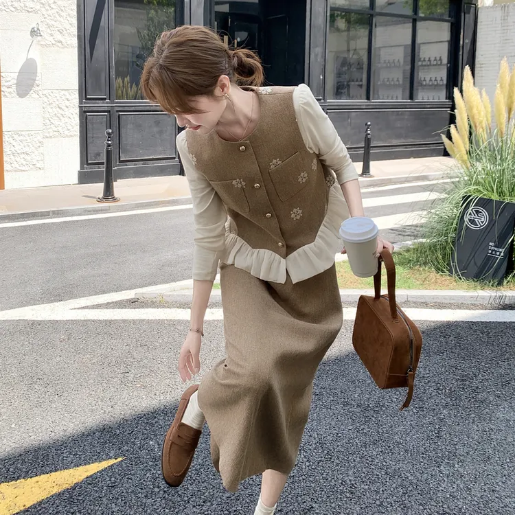 秋季新款气质时尚休闲显瘦马甲打底三件套休闲风春秋小香风小个子