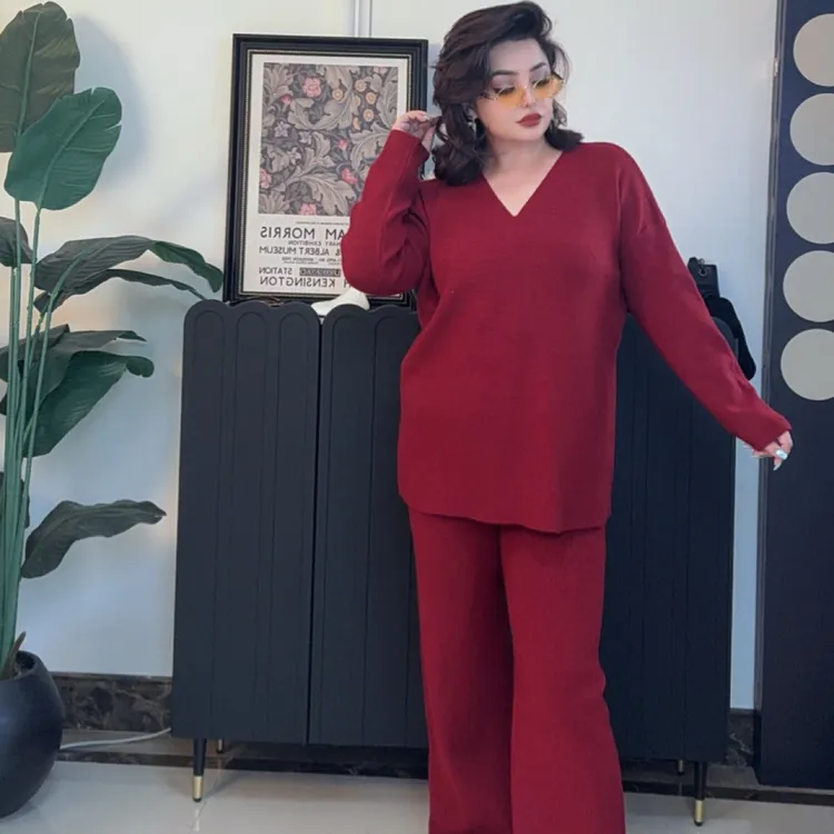 高级感V领针织上衣搭配裤子的时尚套装《85039》