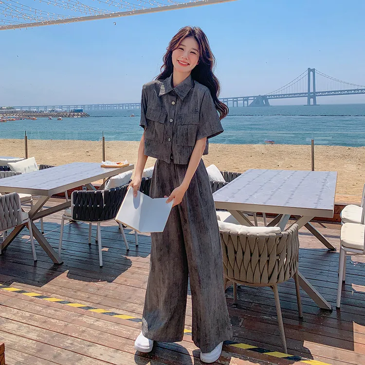 又a又飒气质高级感套装女夏季2025新款时尚短袖衬衫阔腿裤两件套