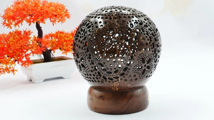 海南天然椰壳手工定制创意椰壳镂空小夜灯充电触控无线3瓦圆形