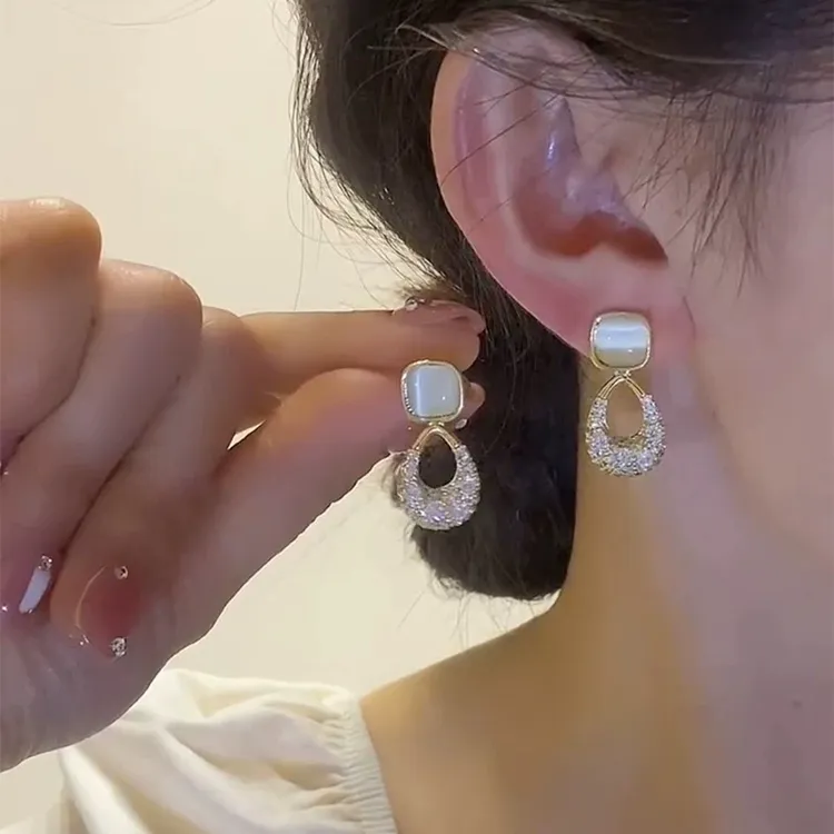 铜合金耳饰 猫眼石水滴镶钻耳钉2025新款高级感耳饰气质百搭耳环